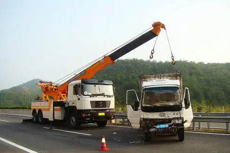 济源玉泉黄牌清障车 道路事故车拖车,事故车拖车救援,汽车拖车,24小时流动补胎 怎样换汽车轮胎